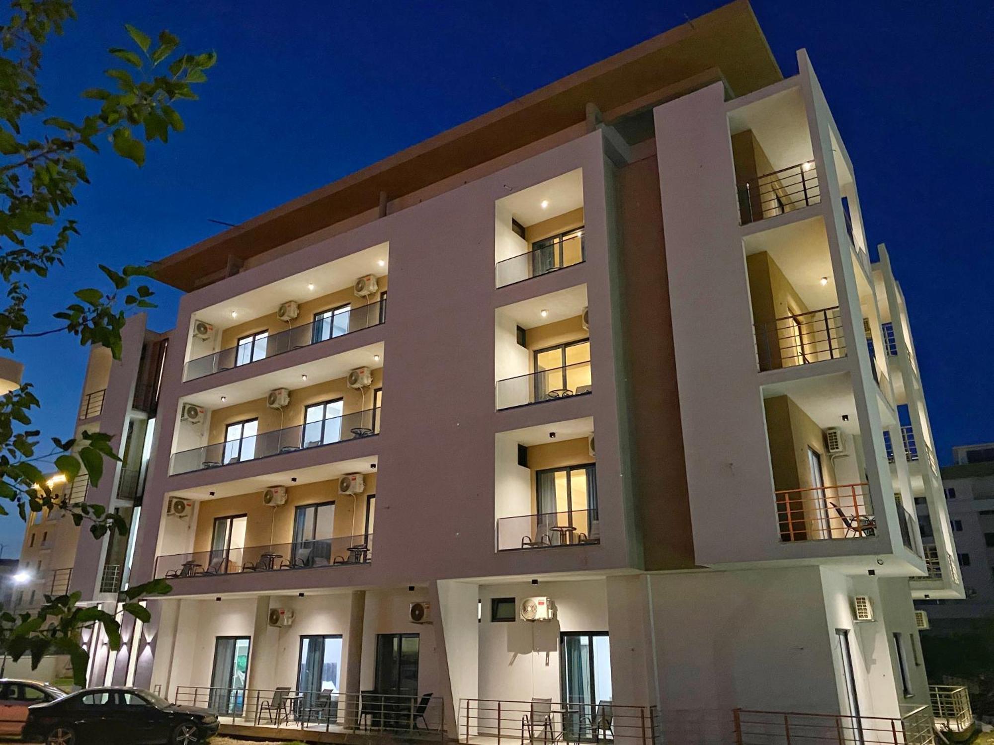 Aparthotel Supreme Luxury Ulcinj Esterno foto