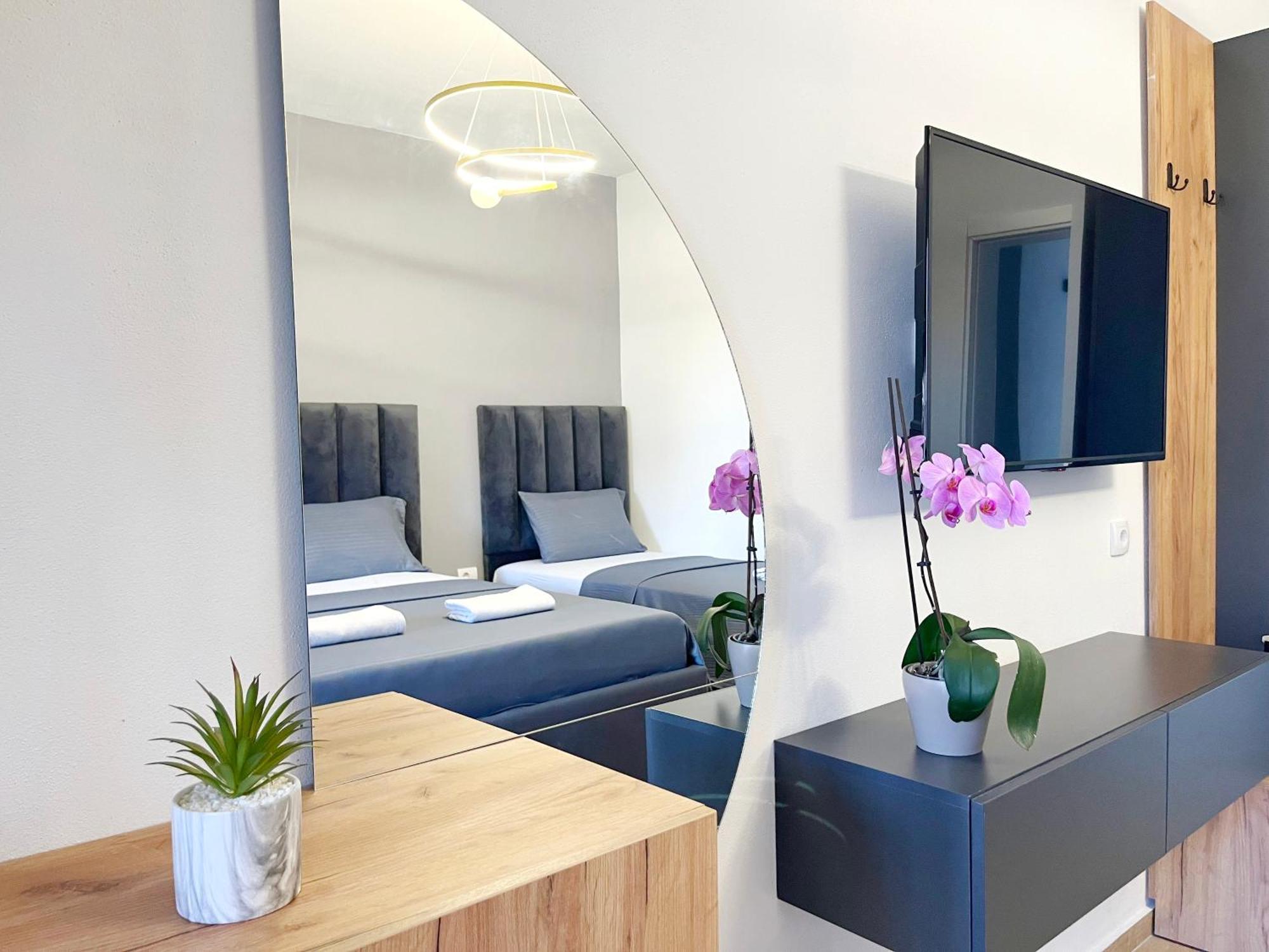 Aparthotel Supreme Luxury Ulcinj Esterno foto